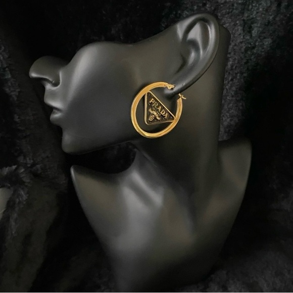 18K Gold & Black Luxury Hoop Earrings - Picture 2 of 3